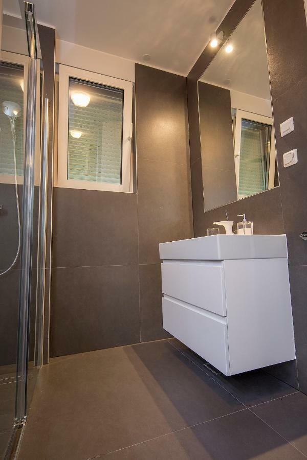 Deluxe Apartments אופטיה מראה חיצוני תמונה